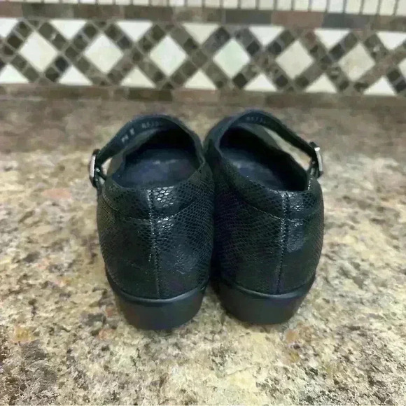 SAS Maria Ladies Black Shiny Snake Tripad Comfort Foot Bed Size 9.5 Narrow - Picture 2 of 9